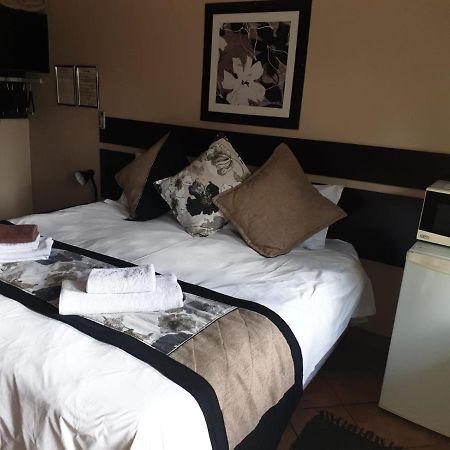 Tsessebe Guesthouse Блоемфонтейн Екстериор снимка