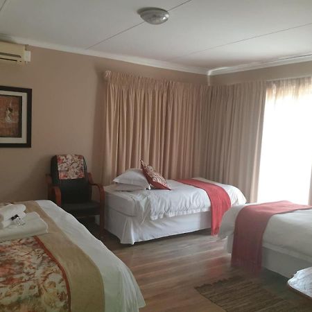 Tsessebe Guesthouse Блоемфонтейн Екстериор снимка