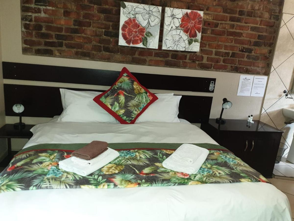 Tsessebe Guesthouse Блоемфонтейн Екстериор снимка