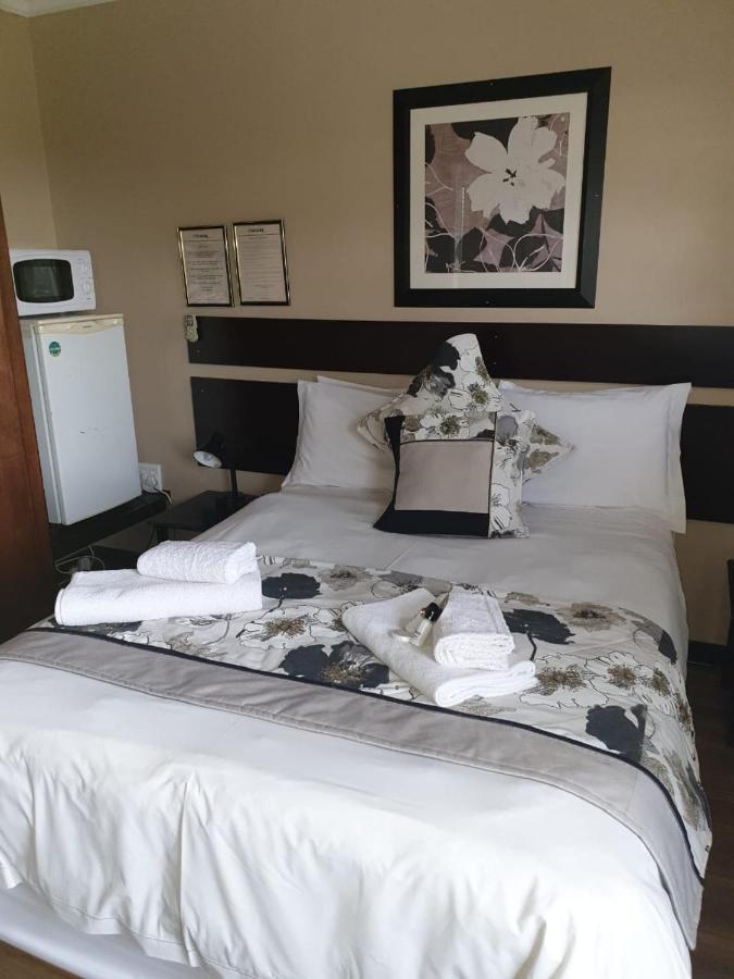 Tsessebe Guesthouse Блоемфонтейн Екстериор снимка
