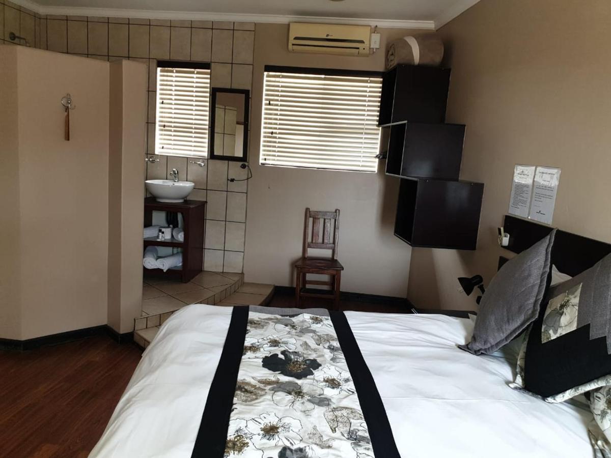 Tsessebe Guesthouse Блоемфонтейн Екстериор снимка