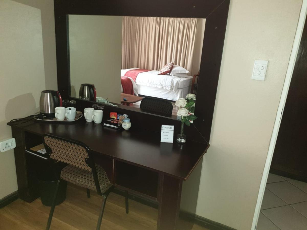 Tsessebe Guesthouse Блоемфонтейн Екстериор снимка