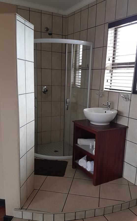 Tsessebe Guesthouse Блоемфонтейн Екстериор снимка