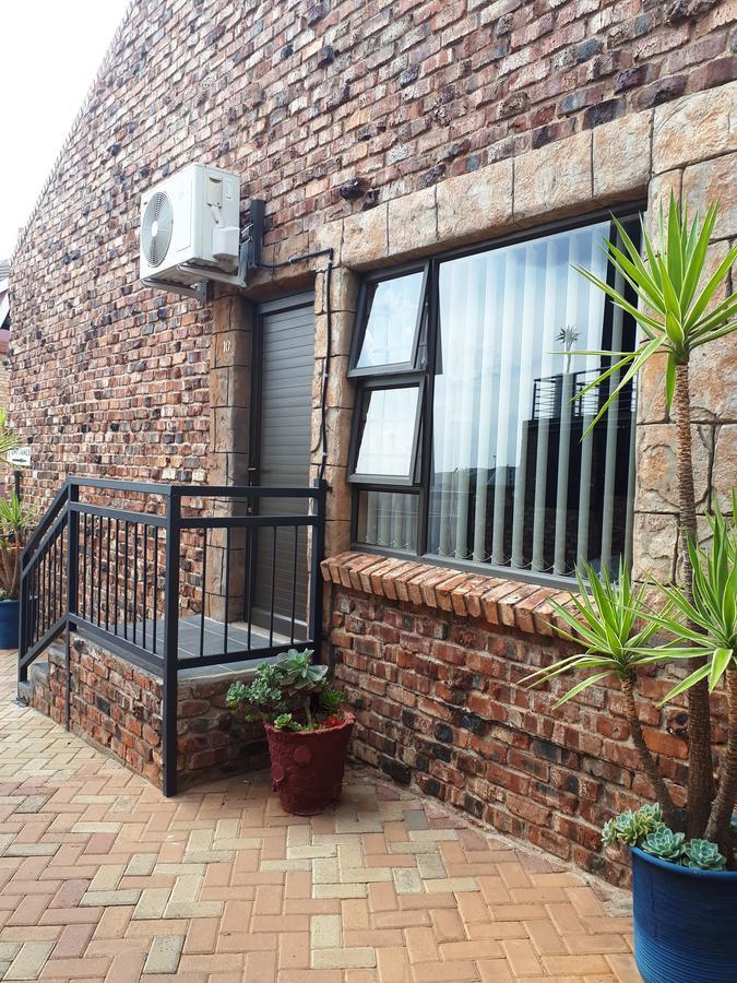 Tsessebe Guesthouse Блоемфонтейн Екстериор снимка